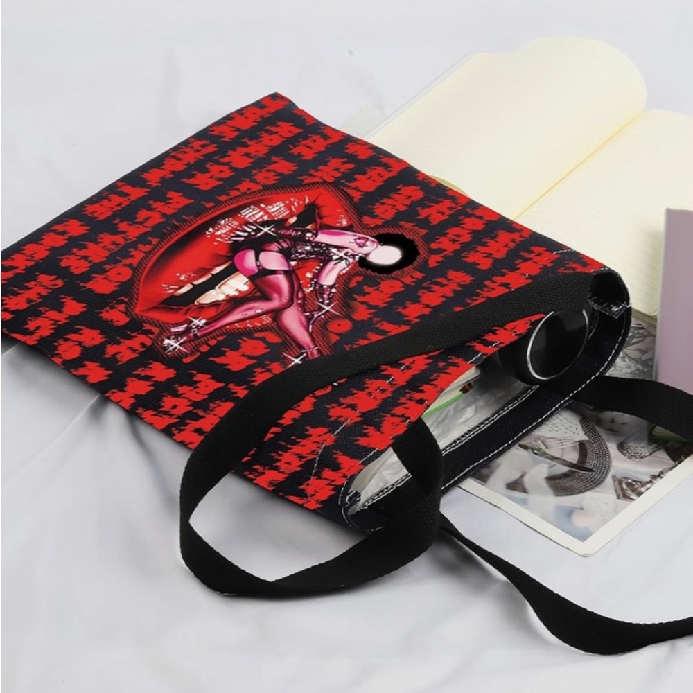 Graphic HORROR Tote Bag NWT 🏷 - Picture 2 of 3